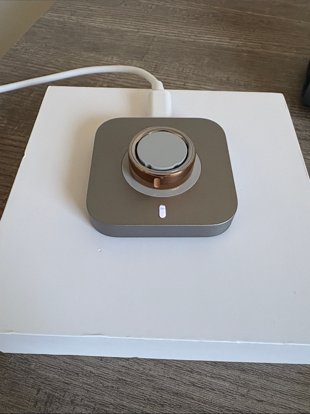 Oura Ring Gen 4 Rose Gold Size 7 - Picture 2 of 4